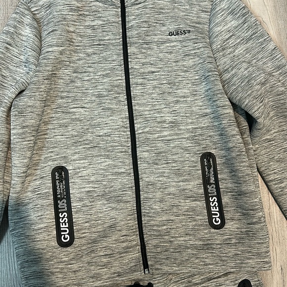 Men Guess Sweatsuit - Picture 5 of 8